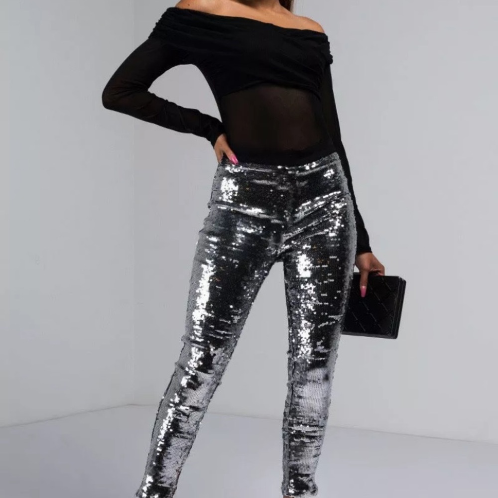 SALE🥂NEW TIMELESS SILVER SEQUIN PANTS-LEGGINGS - Picture 2 of 8